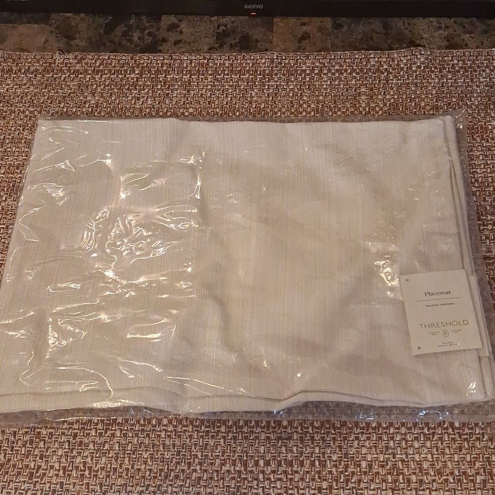 6 Placemats - Threshold 14x19" Neutral Cotton/Polyester New In Package